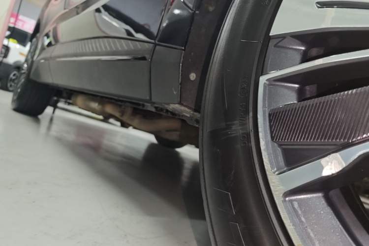 Used JETOUR Dashing i-DM 2023 1.5T DHT Lightning Right Side Sill