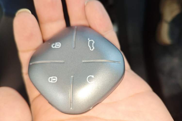 Used JETOUR Dashing i-DM 2023 1.5T DHT Lightning Vehicle Key