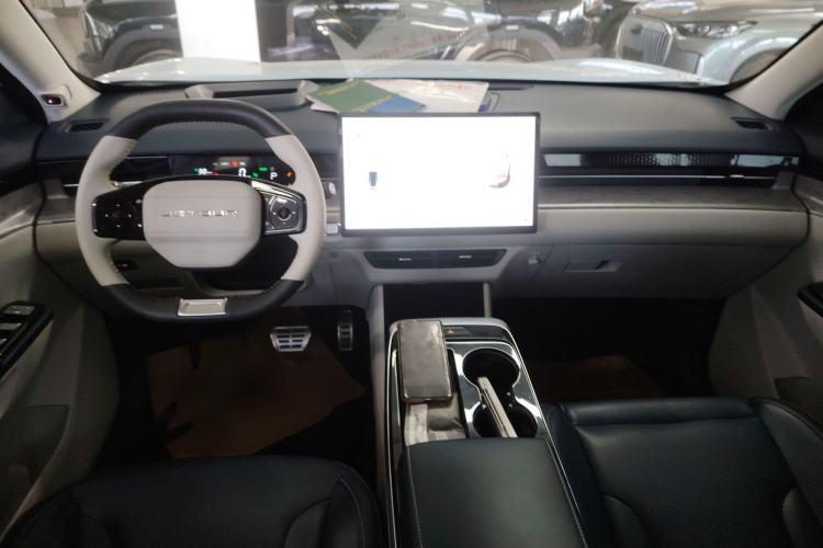 Used JETOUR Dashing i-DM 2023 1.5T DHT Lightning 02 Center Console