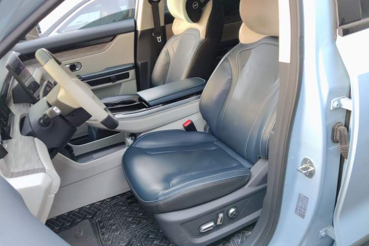 Used JETOUR Dashing i-DM 2023 1.5T DHT Lightning 02 Left Front Seat