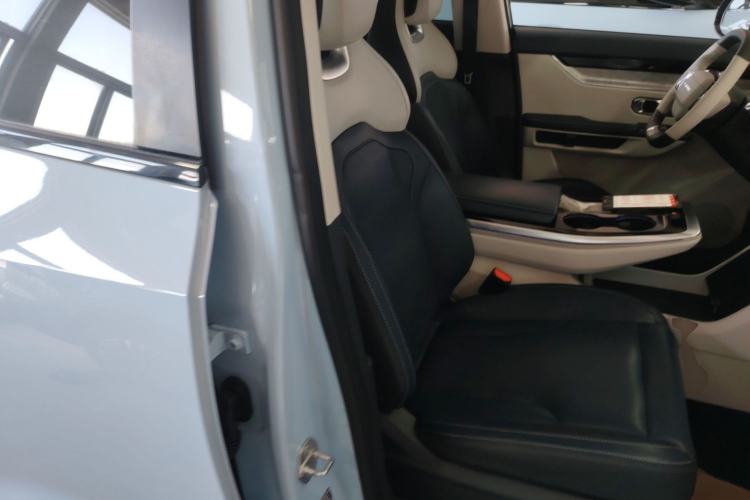 Used JETOUR Dashing i-DM 2023 1.5T DHT Lightning 02 Right Front Seat
