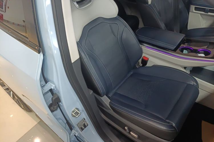 Used JETOUR Dashing i-DM 2023 1.5T DHT Lightning 02 Right Front Seat