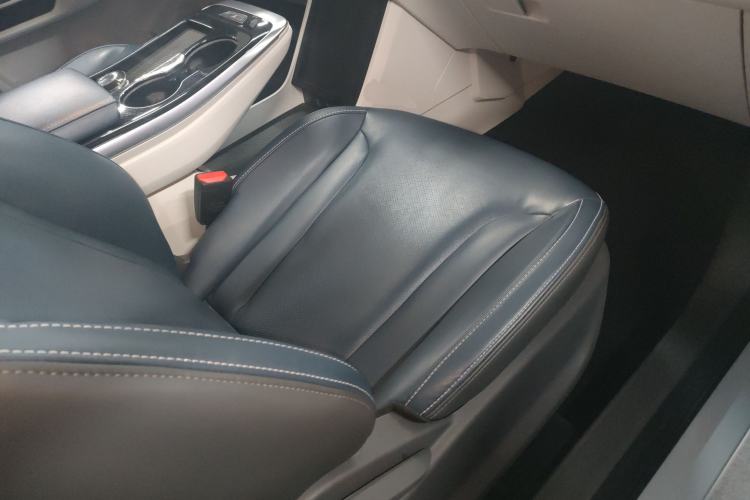 Used JETOUR Dashing i-DM 2023 1.5T DHT Lightning Right Front Seat