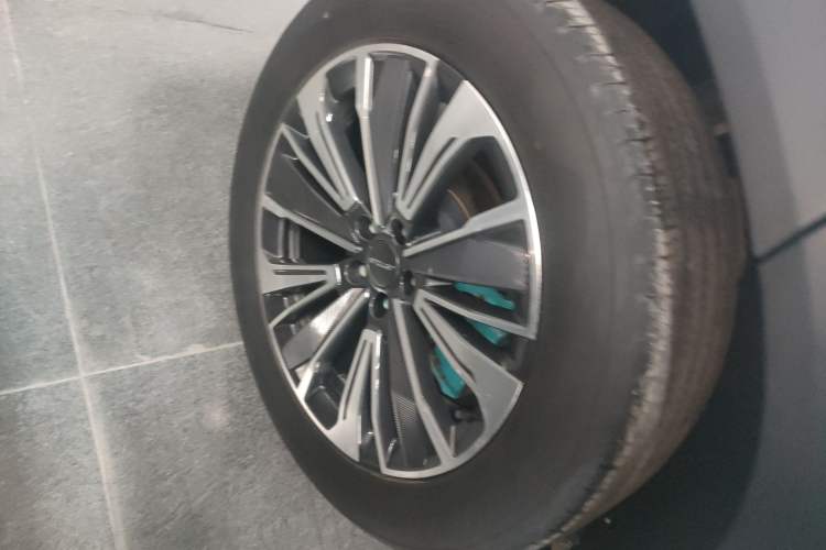 Used JETOUR Dashing i-DM 2023 1.5T DHT Lightning Right Rear Wheel Hub