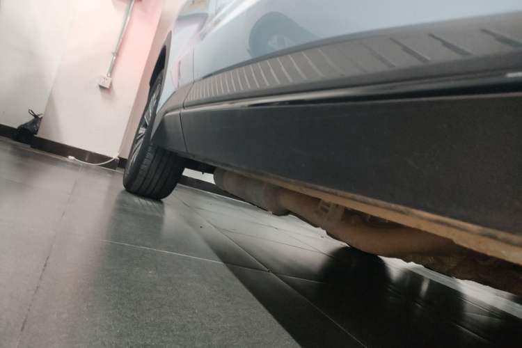 Used JETOUR Dashing i-DM 2023 1.5T DHT Lightning Right Side Sill