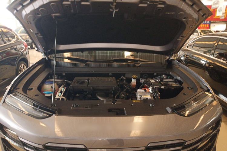 Used JETOUR Dashing i-DM 2023 1.5T DHT Lightning Engine Bay