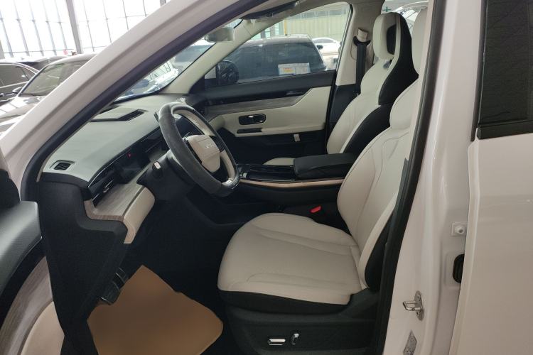 Used JETOUR Dashing i-DM 2023 1.5T DHT Lightning Left Front Seat