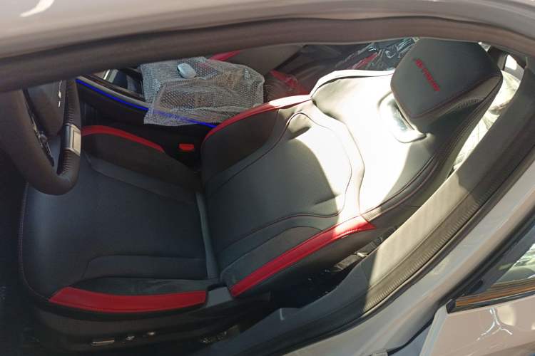 Used JETOUR Dashing i-DM 2023 1.5T DHT Lightning 02 Left Front Seat