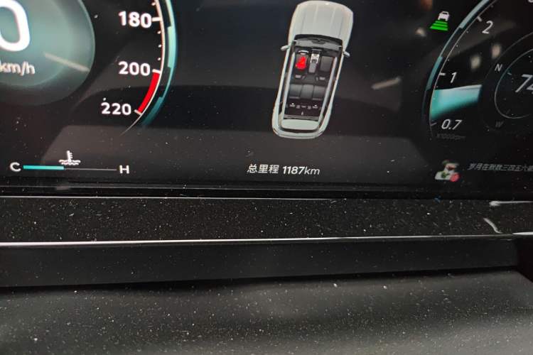 Used JETOUR Freelander 2025 1.5TD DCT Discovery Odometer Close Up