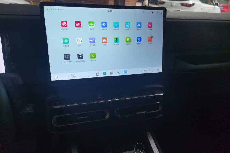 Used JETOUR Freelander 2025 1.5TD DCT Explore Audio And AC Panel