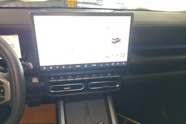 Used JETOUR Freelander 2025 2.0TD Automatic XWD Conqueror Audio And AC Panel