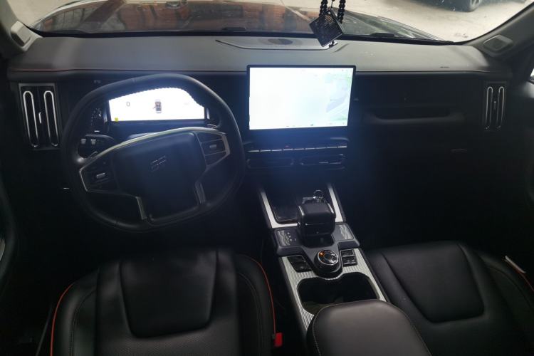 Used JETOUR Freelander 2025 1.5TD DCT Explore Center Console