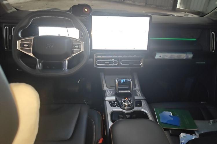 Used JETOUR Freelander 2025 2.0TD Automatic XWD Conqueror Center Console