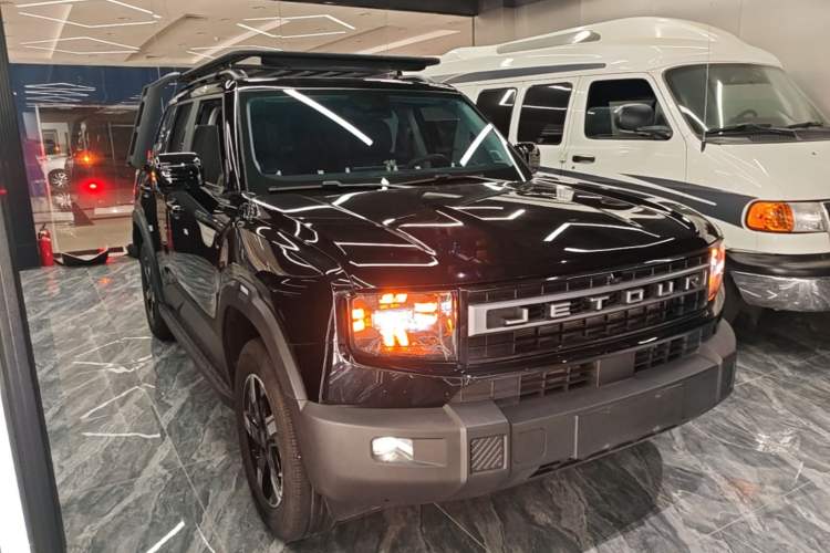 Used JETOUR Freelander 2025 1.5TD DCT Explore Front Right 45 Deg