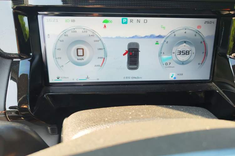 Used JETOUR Freelander 2025 1.5TD DCT Discovery Odometer Close Up