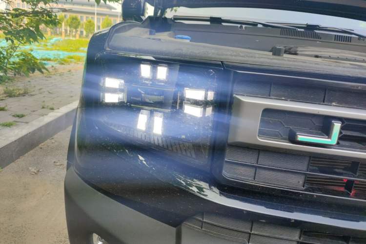 Used JETOUR Freelander 2025 1.5TD DCT Discovery Right Front Headlight
