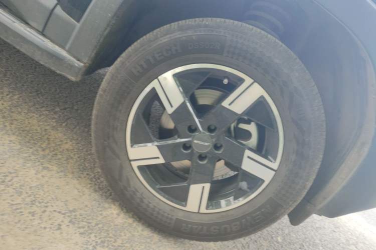 Used JETOUR Freelander 2025 1.5TD DCT Discovery Right Front Wheel Hub
