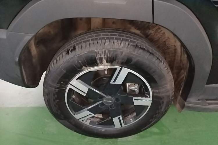 Used JETOUR Freelander 2025 1.5TD DCT Discovery Right Rear Wheel Hub