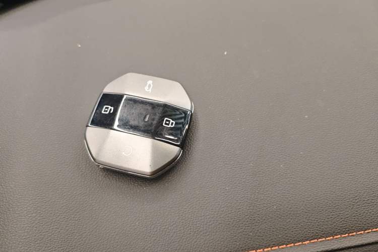 Used JETOUR Freelander 2025 2.0TD Automatic XWD Conqueror Vehicle Key