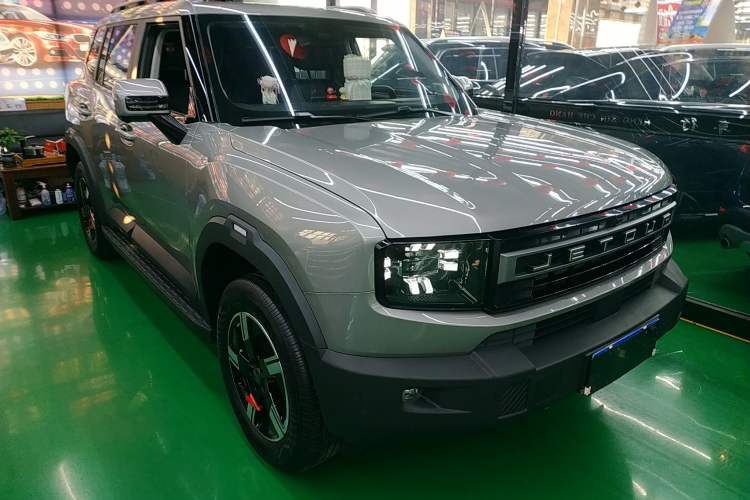 Used JETOUR Freelander 2025 1.5TD DCT Explore Front Right 45 Deg