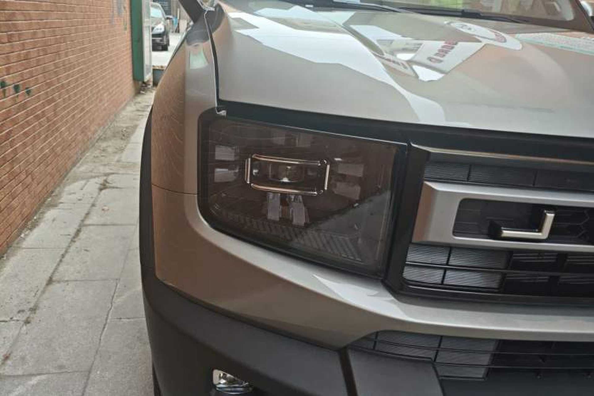 Used JETOUR Freelander 2025 2.0TD Automatic XWD Conqueror Right Front Headlight