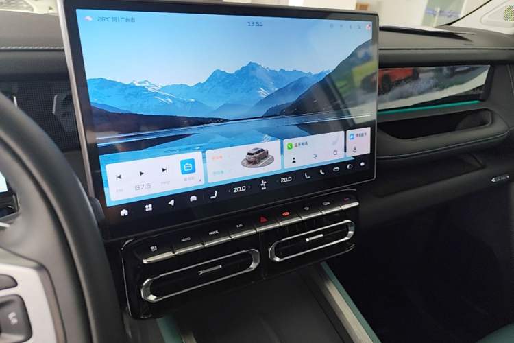 Used JETOUR Freelander 2025 2.0TD Automatic XWD Conqueror Audio And AC Panel