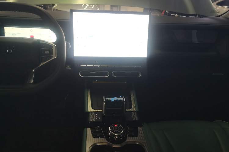 Used JETOUR Freelander 2025 2.0TD Automatic XWD Conqueror Audio And AC Panel