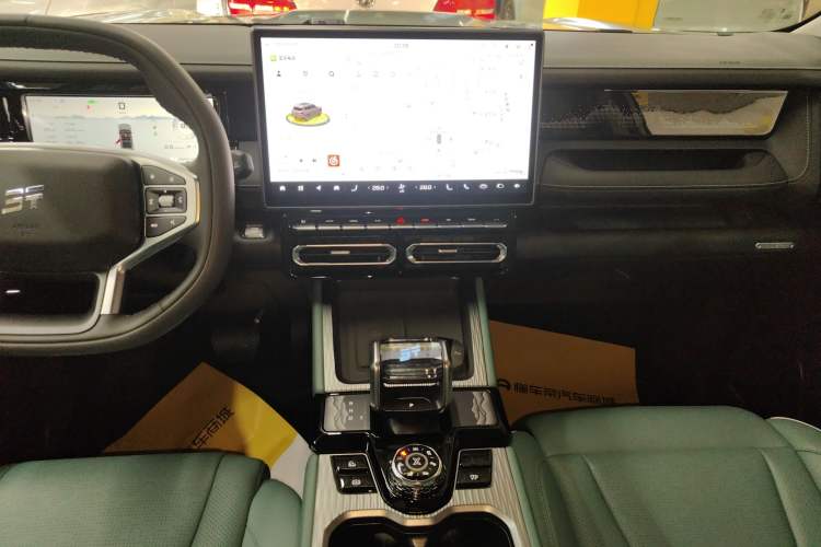 Used JETOUR Freelander 2025 2.0TD Automatic XWD Conqueror Audio And AC Panel