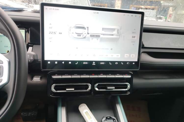 Used JETOUR Freelander 2025 2.0TD Automatic XWD Conqueror Audio And AC Panel