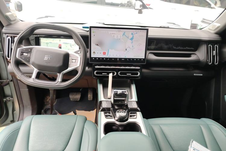 Used JETOUR Freelander 2025 2.0TD Automatic XWD Conqueror Center Console