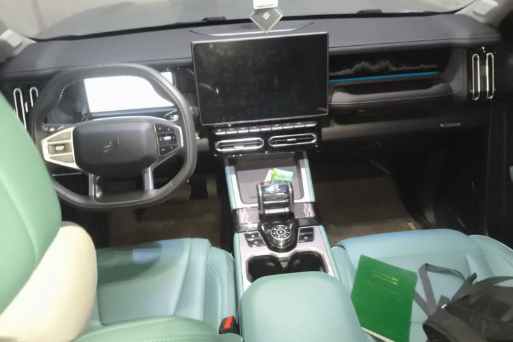 Used JETOUR Freelander 2025 2.0TD Automatic XWD Conqueror Center Console