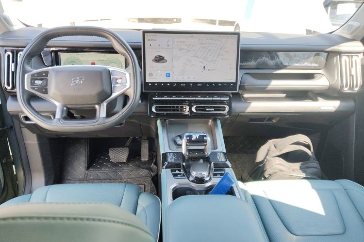 Used JETOUR Freelander 2025 2.0TD Automatic XWD Conqueror Center Console