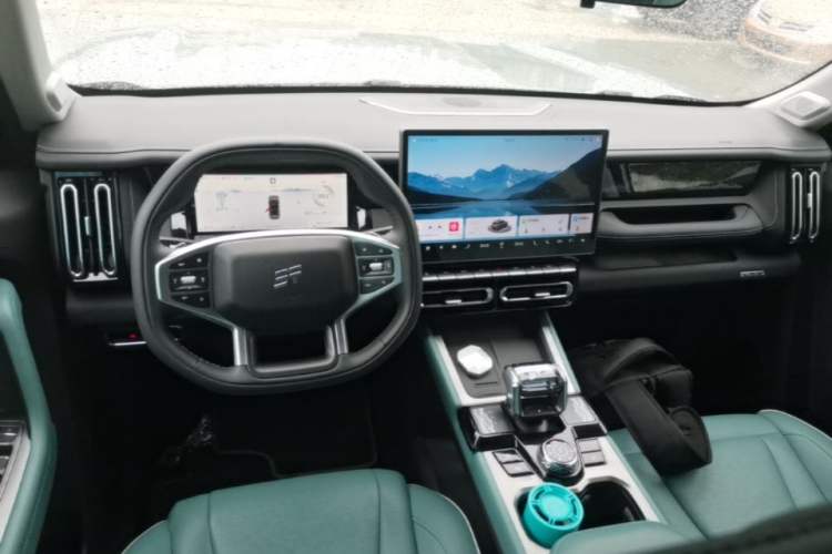 Used JETOUR Freelander 2025 2.0TD Automatic XWD Conqueror Center Console