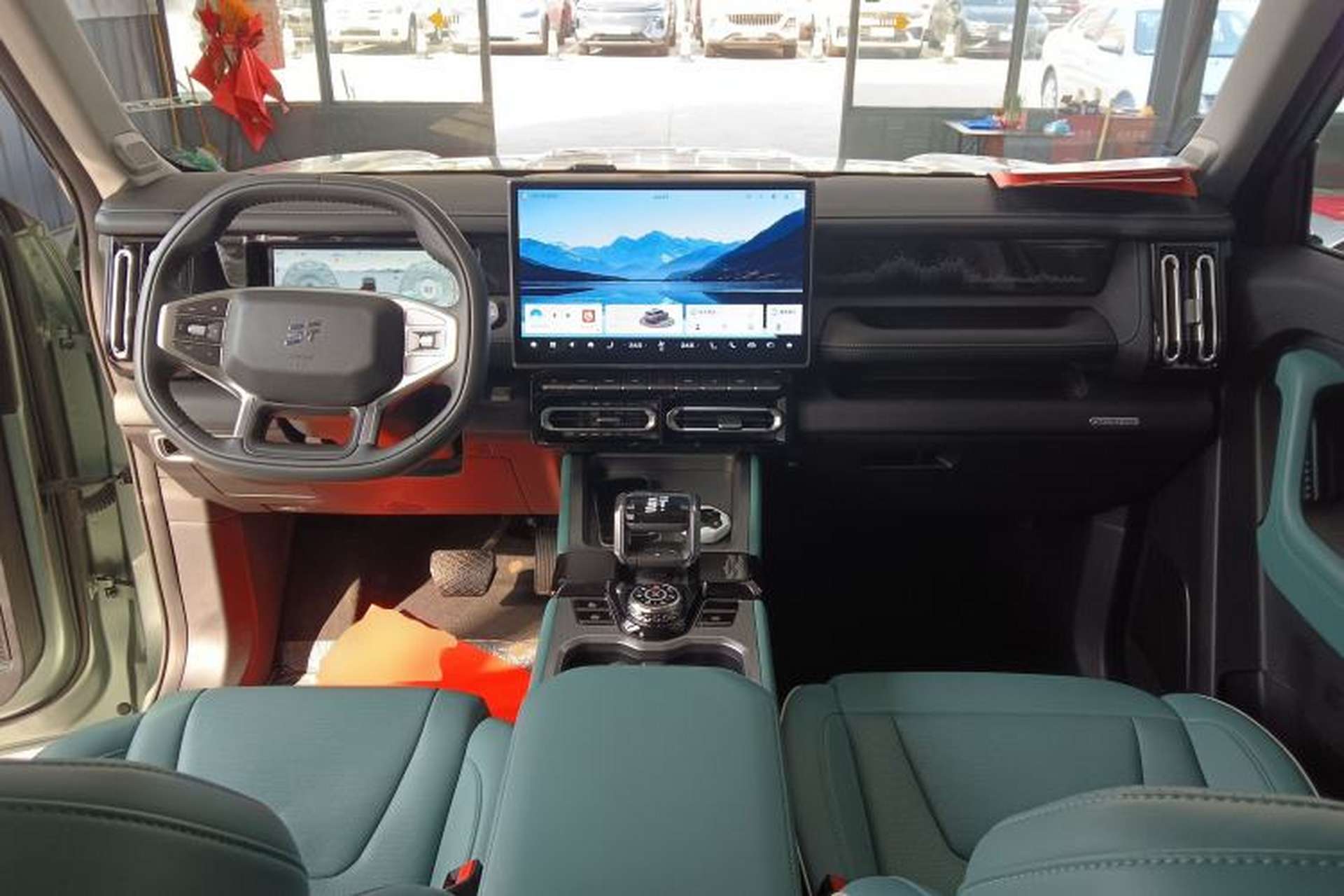 Used JETOUR Freelander 2025 2.0TD Automatic XWD Conqueror Center Console