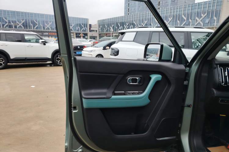 Used JETOUR Freelander 2025 2.0TD Automatic XWD Conqueror Left Front Door Interior
