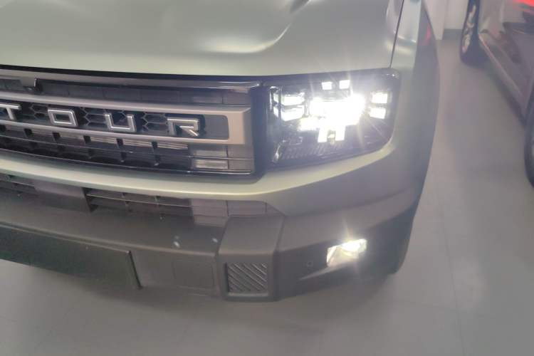 Used JETOUR Freelander 2025 2.0TD Automatic All-Terrain Left Front Headlight
