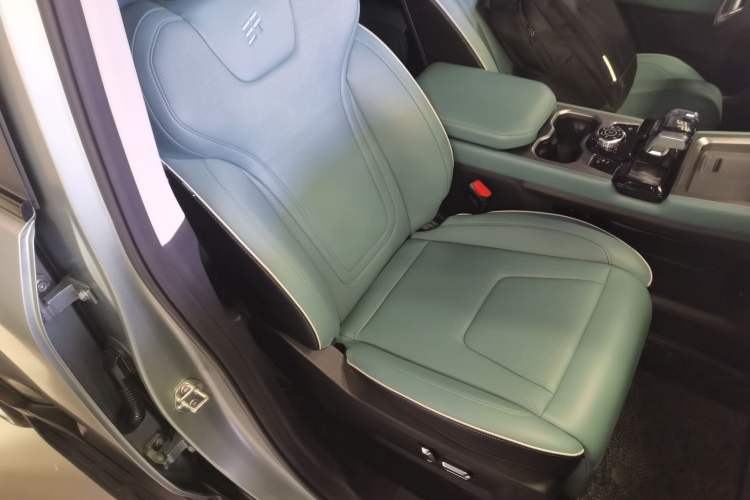 Used JETOUR Freelander 2025 2.0TD Automatic XWD Conqueror Right Front Seat