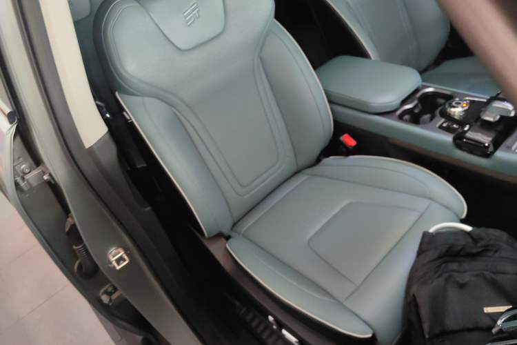 Used JETOUR Freelander 2025 2.0TD Automatic All-Terrain Right Front Seat