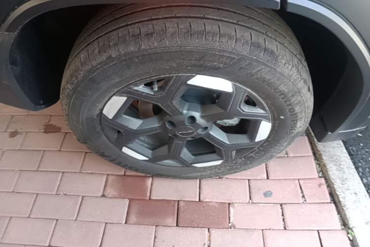 Used JETOUR Freelander 2025 2.0TD Automatic XWD Conqueror Right Rear Wheel Hub