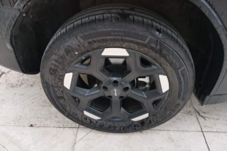 Used JETOUR Freelander 2025 2.0TD Automatic XWD Conqueror Right Rear Wheel Hub