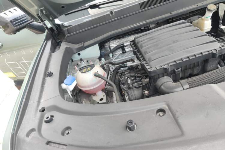 Used JETOUR Freelander 2025 2.0TD Automatic XWD Conqueror Engine Bay Right