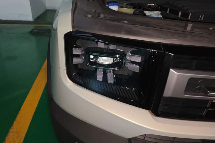 Used JETOUR Freelander 2025 1.5TD DCT Discovery Right Front Headlight