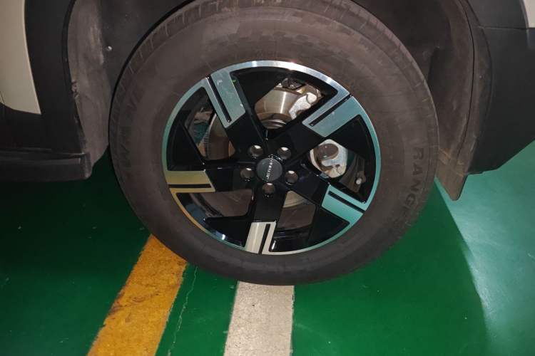Used JETOUR Freelander 2025 1.5TD DCT Discovery Right Front Wheel Hub
