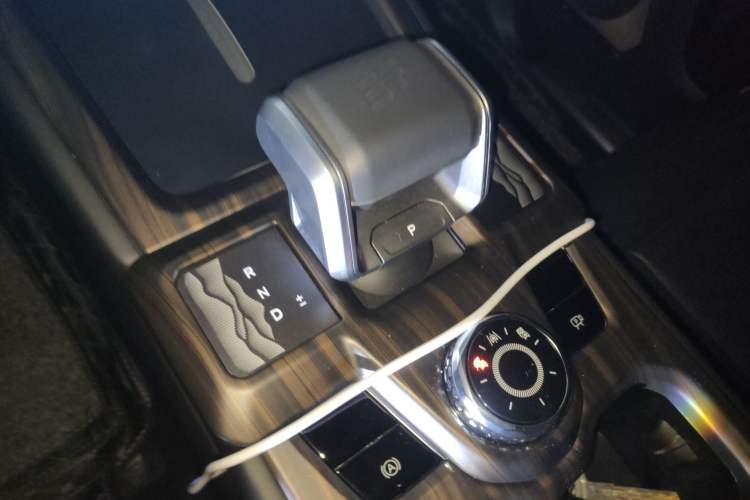 Used JETOUR Freelander 2025 1.5TD DCT Star & Moon Goddess Gear Lever
