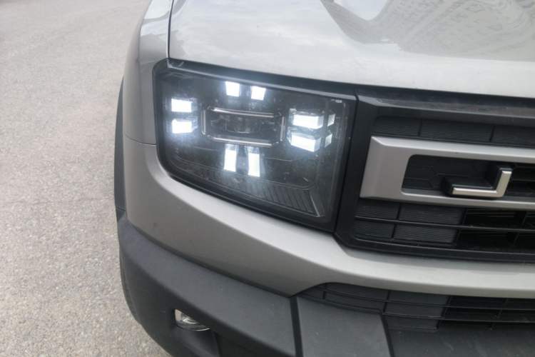 Used JETOUR Freelander 2025 1.5TD DCT Discovery Right Front Headlight