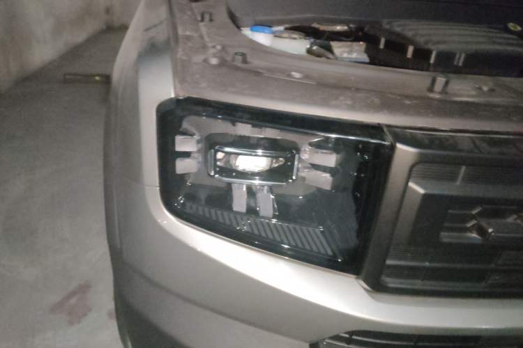 Used JETOUR Freelander 2025 1.5TD DCT Star & Moon Goddess Right Front Headlight