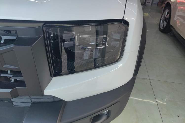 Used JETOUR Freelander 2025 2.0TD Automatic XWD Conqueror Left Front Headlight