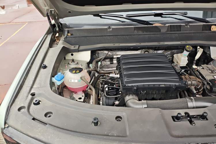 Used JETOUR Freelander 2025 2.0TD Automatic All-Terrain Engine Bay Right