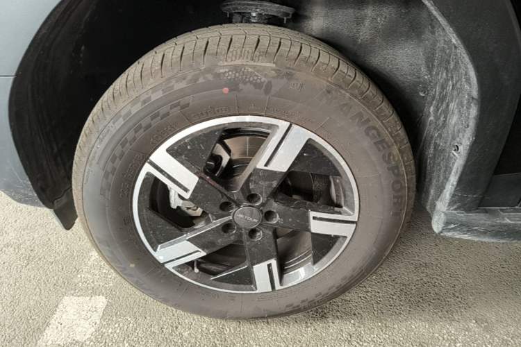 Used JETOUR Freelander 2026 Model 1.5TD DCT Black Warrior Explore Left Front Wheel Hub