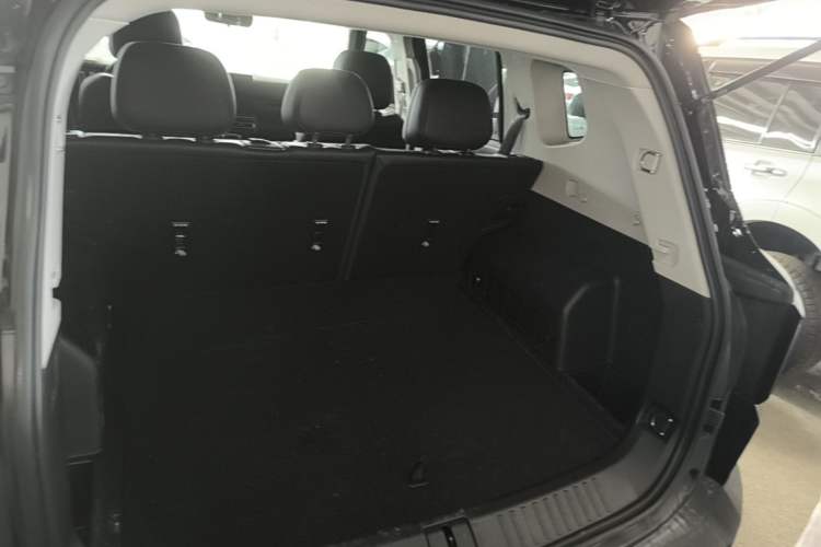 Used JETOUR Freelander 2026 Model 1.5TD DCT Black Warrior Explore Trunk